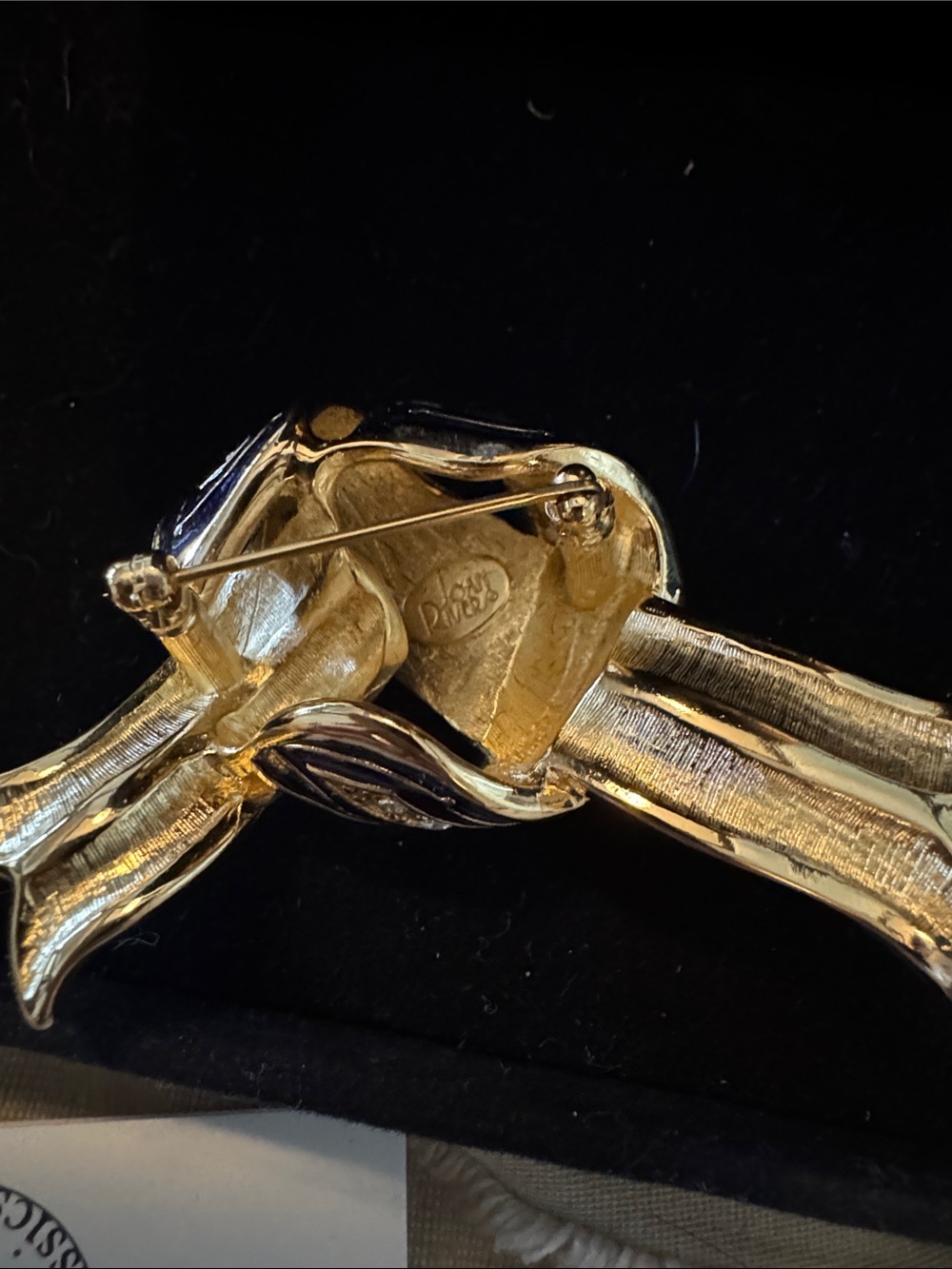 Accessories Subcategory Classification - Picture 3 of 3